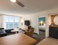 embassysuitesdeefles