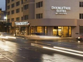 DoubleTree Suites by Hilton Minneapolis Downtown