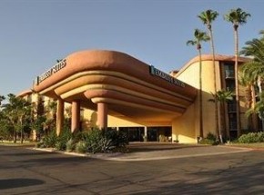 Embassy Suites Phoenix - Biltmore