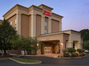 Hampton Inn &amp; Suites Greenfield