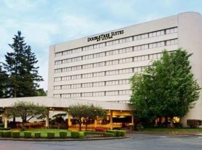 DoubleTree Suites by Hilton Hotel Seattle Airport - Southcenter