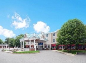 Comfort Inn &amp; Suites Colonial