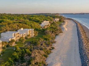 villasbythesearesort