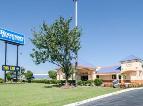 Rodeway Inn &amp; Suites Greensboro