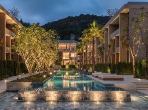 hiltonhkttmlxexterior