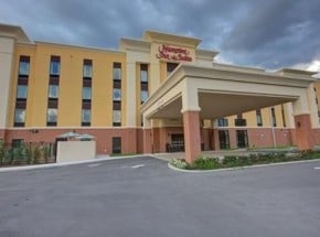 Hampton Inn &amp; Suites Tampa Busch Gardens Area