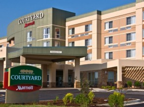 Courtyard Westbury Long Island