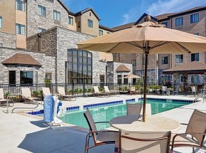 staybridge-suites-mt-juliet-pool