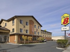 Super 8 Butte