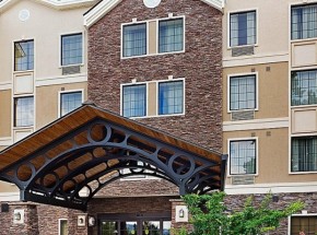 staybridge-suites-hot-springs-entrance