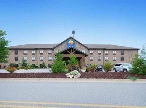 Comfort Inn &amp; Suites Blue Ridge