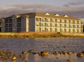 Best Western Plus Harbour Pointe Lakefront
