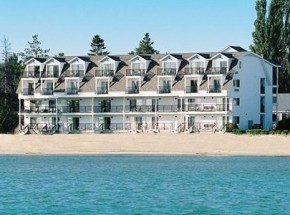 Quality Inn &amp; Suites Beachfront Mackinaw City