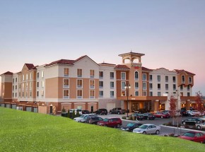 Courtyard Kansas City at Briarcliff