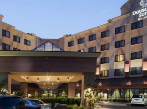 Doubletree Suites by Hilton Hotel Bentonville