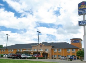 Best Western Topeka Inn &amp; Suites