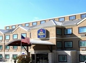 Best Western Plus Arlington North Hotel &amp; Suites