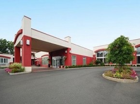 Clarion Hotel &amp; Suites Hamden