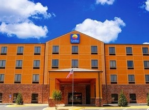 Comfort Inn &amp; Suites Near Fort Gordon