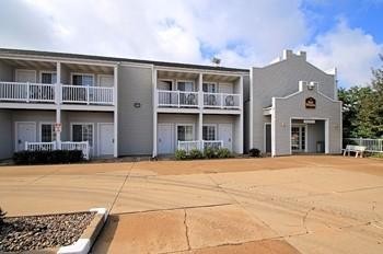 Best Western Designer Inn &amp; Suites