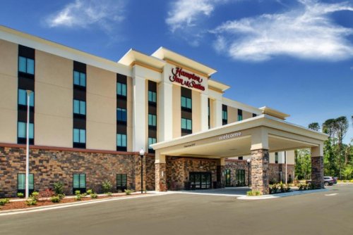 hamptoninnsuitesILMSPHX