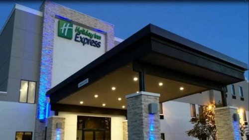 Holiday Inn Express &amp; Suites Blackwell