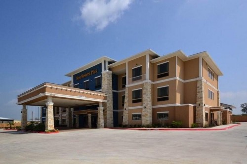 Best Western Plus Lytle Inn &amp; Suites