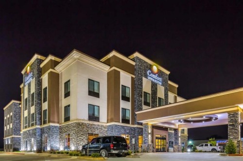 Comfort Inn &amp; Suites Moore - Oklahoma City