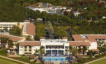 Grand Pacific Palisades Resort &amp; Hotel