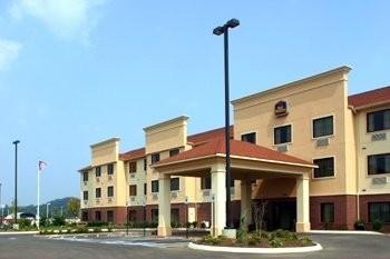Best Western PLUS Strawberry Inn &amp; Suites