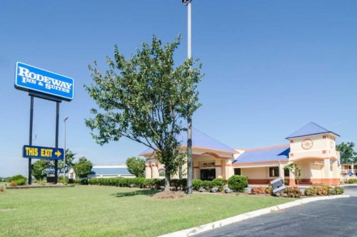 Rodeway Inn &amp; Suites Greensboro