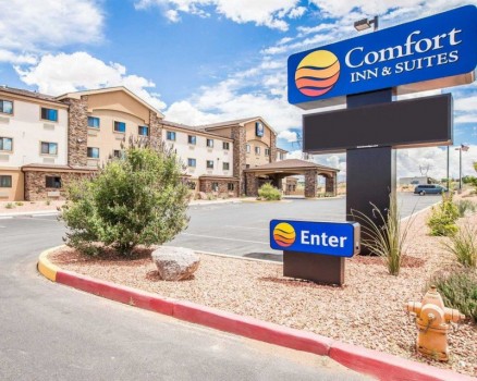 Comfort Inn &amp; Suites Page