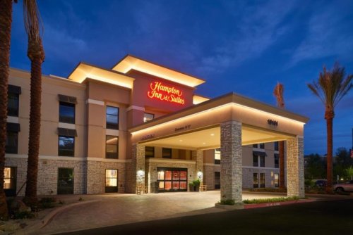 hamptoninnsuitesPHXSDHX