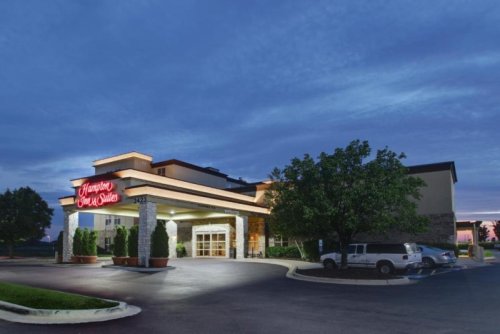 hamptoninnchicagoaurora