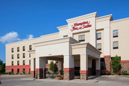 Hampton Inn &amp; Suites Canton