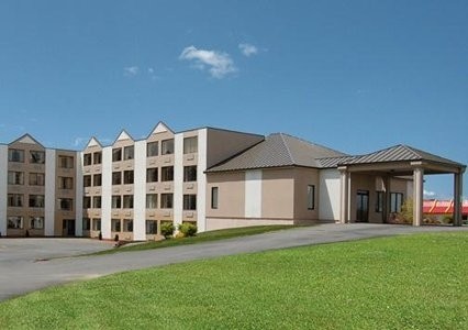 Holiday Inn Express &amp; Suites Waterville North