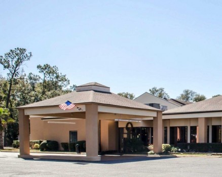 Quality Inn &amp; Suites Pensacola Bayview