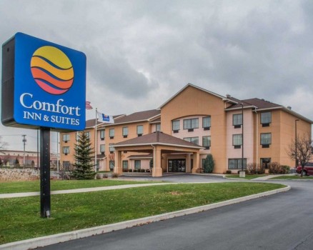 Comfort Inn &amp; Suites Farmington - Victor