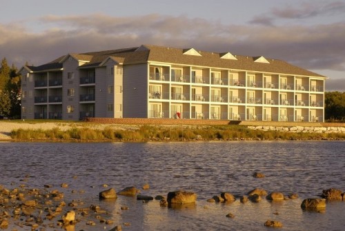Best Western Plus Harbour Pointe Lakefront