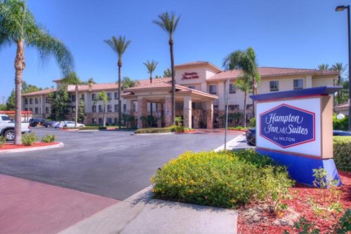 hamptoninnsuitesONTHSHXexterior