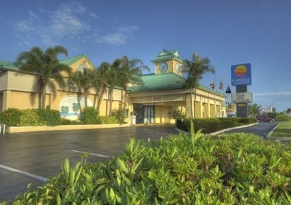 Beachside Hotel and Suites