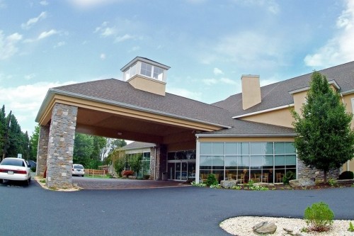 Best Western Plus Revere Inn &amp; Suites