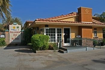 Anaheim Islander Inn &amp; Suites