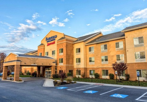 Fairfield Inn &amp; Suites Harrisburg West