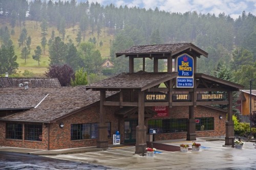 Best Western PLUS Golden Spike Inn &amp; Suites