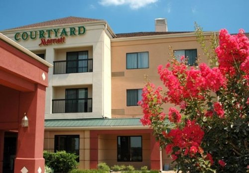 Courtyard College Station