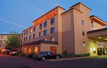 Oxford Suites Portland - Jantzen Beach