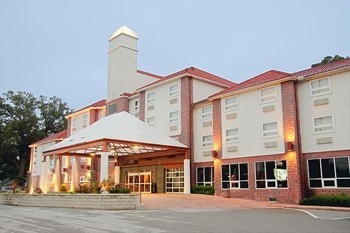 Best Western Sandusky Hotel &amp; Suites