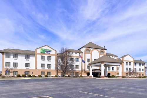 Holiday Inn Express &amp; Suites Madison