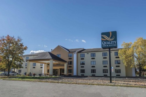 Quality Inn &amp; Suites Pittsburgh